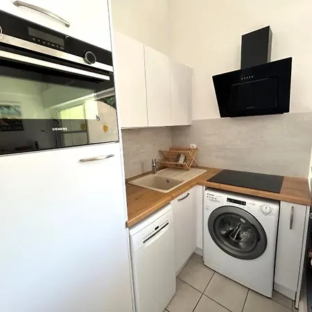 Appartement 4/5 Pers. Face A La Pinede Avec Terrasse - Fr-1-837-13 Apartment *